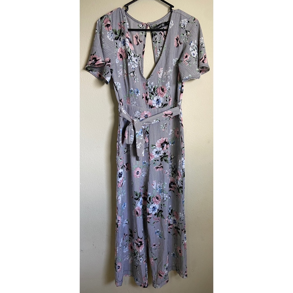 Striped and floral jumpsuit 💐🖤